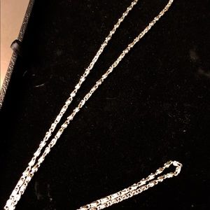 silver metal heavy chain